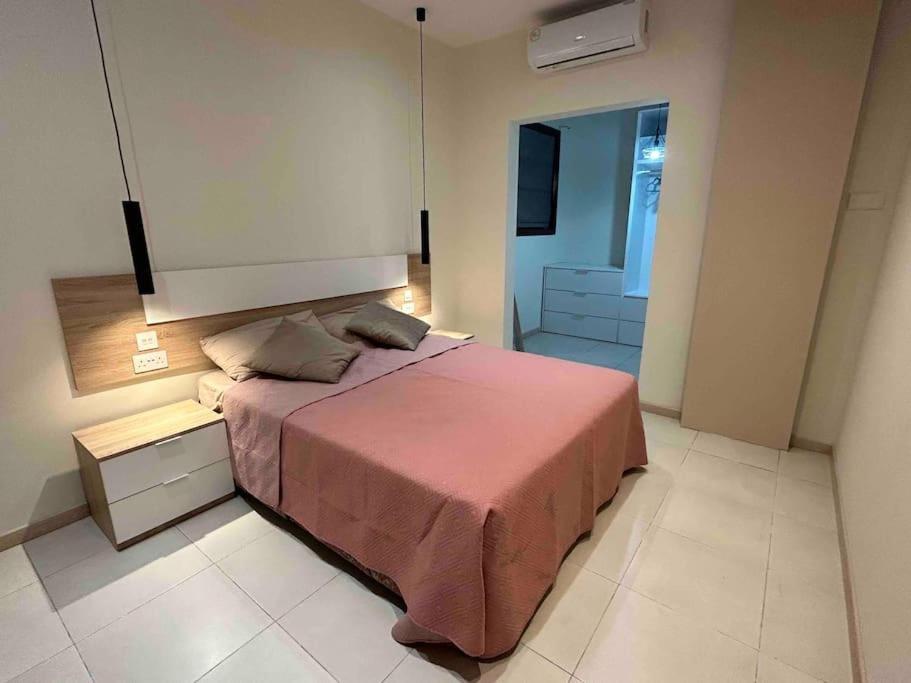 Apartamento A Flat In The Heart Of Bugibba Bahía de San Pablo Exterior foto
