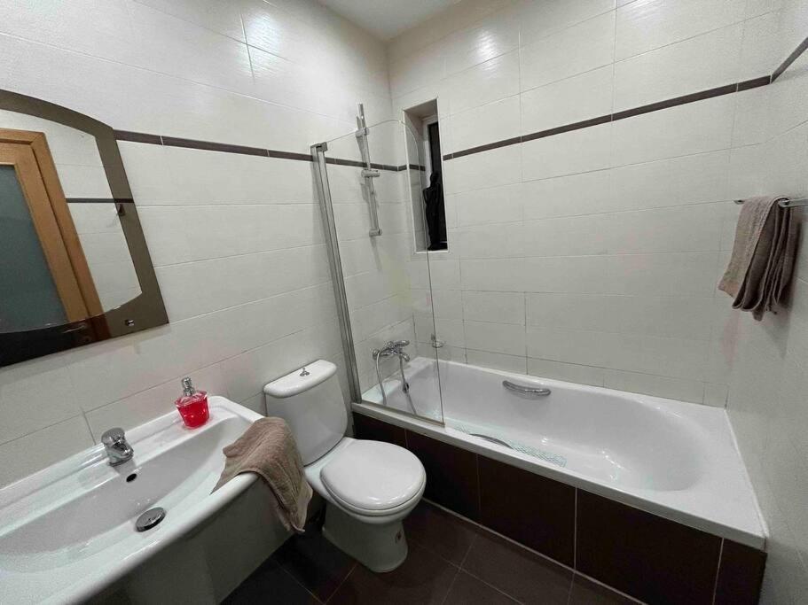 Apartamento A Flat In The Heart Of Bugibba Bahía de San Pablo Exterior foto